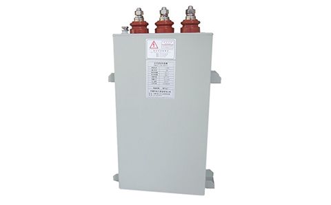 電容器在直流穩(wěn)態(tài)電路中可有電流通過？